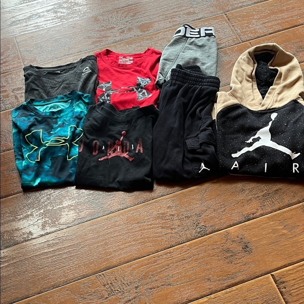Kids Graphic Tees/Pants Assorted Pack - Size Medium